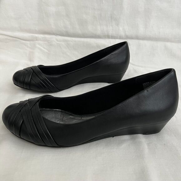 Andrew Geller Women's Black Leather Upper Slip-on Wedges Shoes – 6.5 - Picture 5 of 10